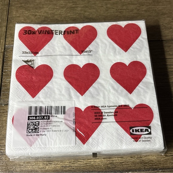 3 pc Valentine’s Day lot, Heart ornaments, Plush cat (used), and napkins - Picture 10 of 15